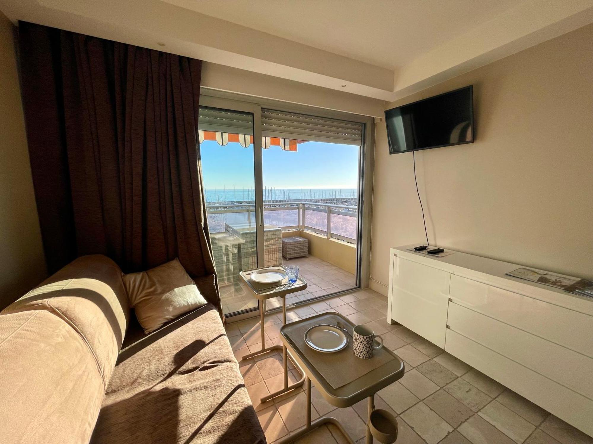 Superbe Appartement En Bord De Mer, Pres Du Centre Et Des Plages 멍똥 외부 사진