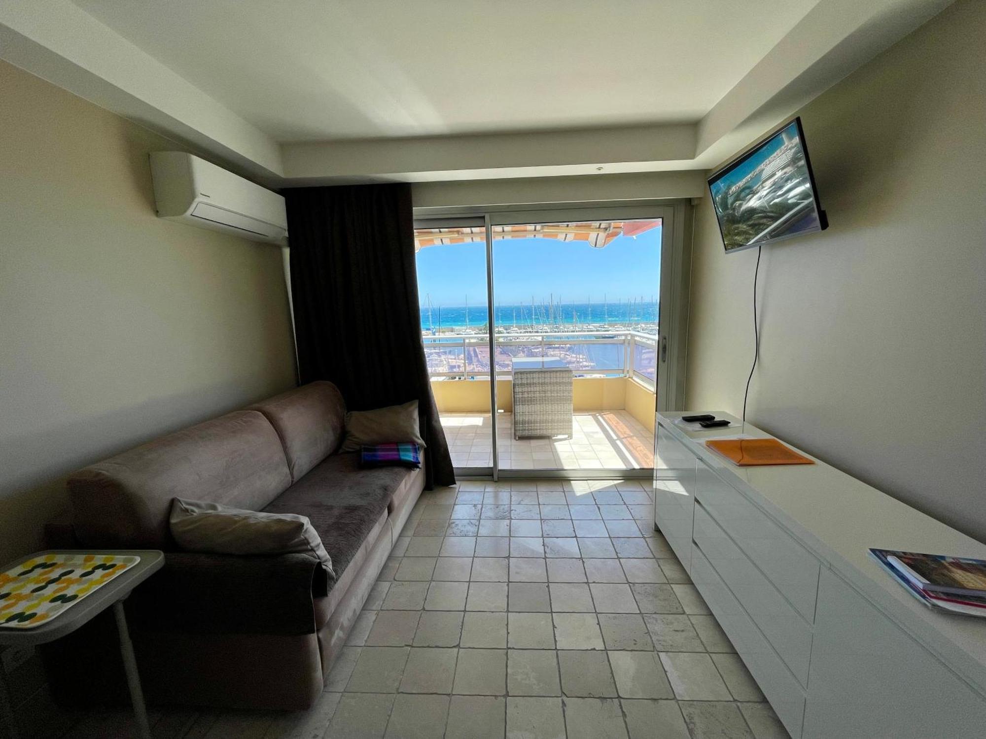 Superbe Appartement En Bord De Mer, Pres Du Centre Et Des Plages 멍똥 외부 사진