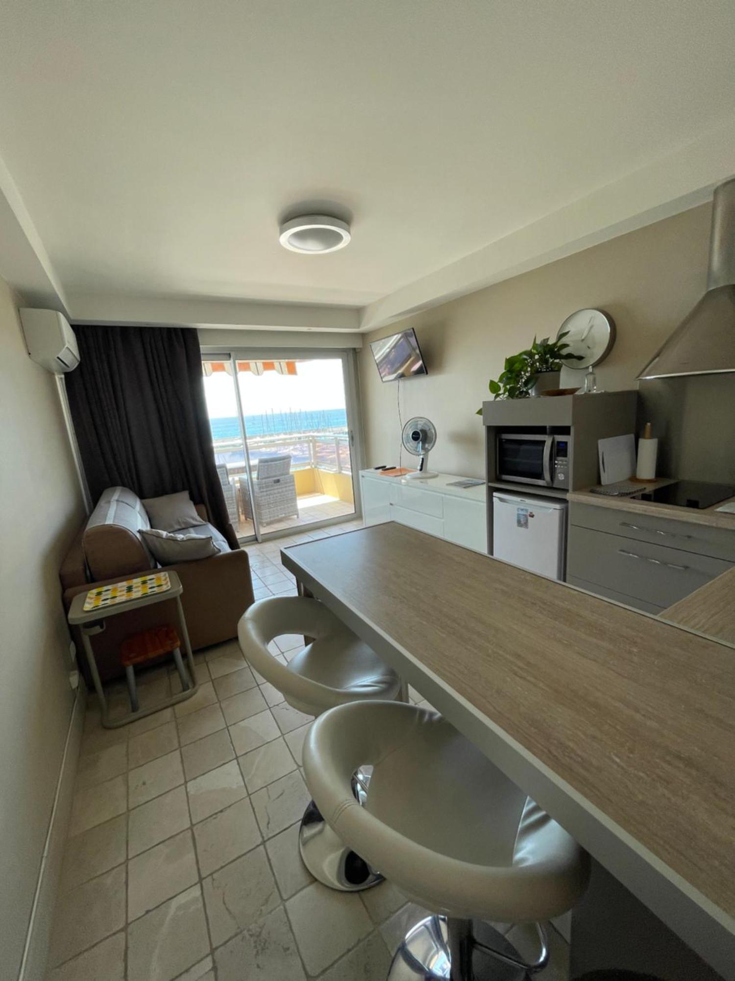 Superbe Appartement En Bord De Mer, Pres Du Centre Et Des Plages 멍똥 외부 사진
